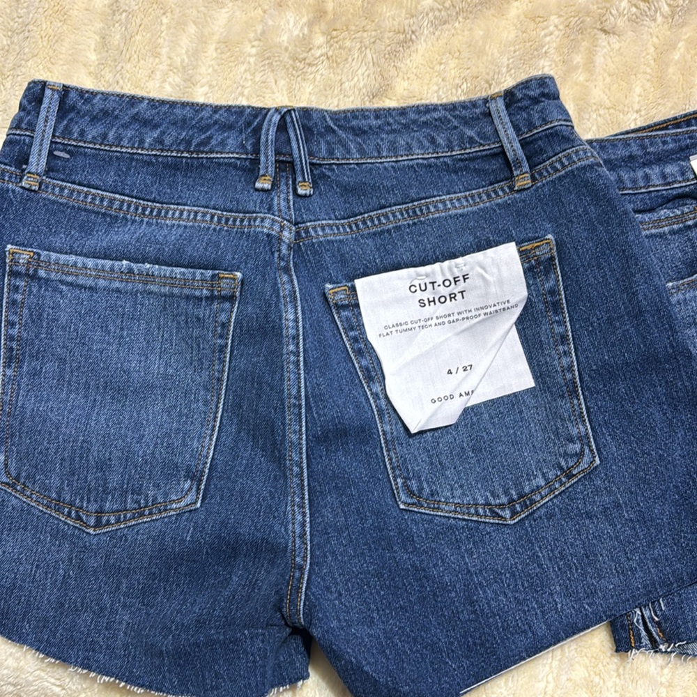 Good American high waisted cut-off shorts - Picture 7 of 7
